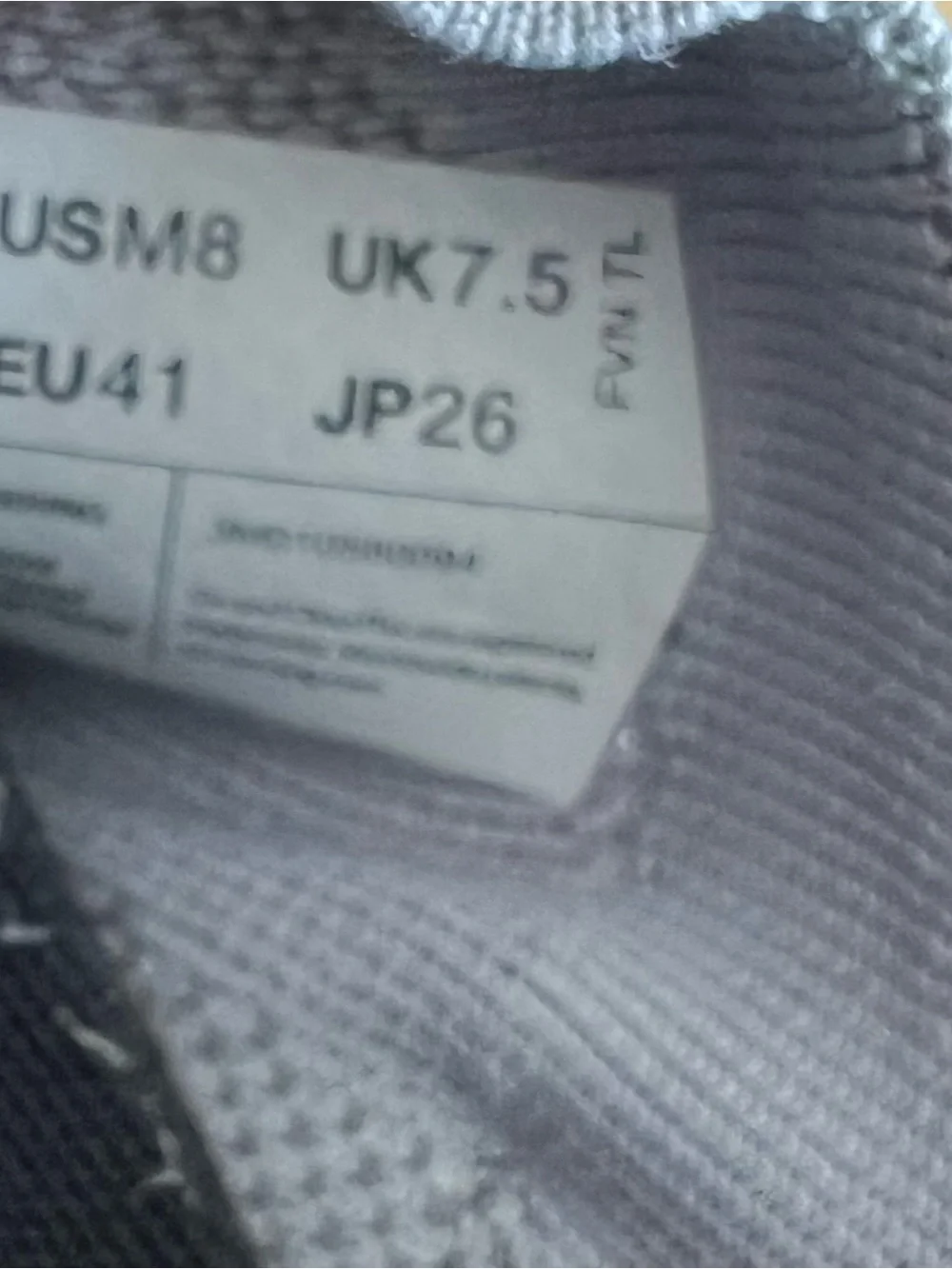 On Running Cloudswift Sneakers in Light Gray and Black, Men’s Size 8